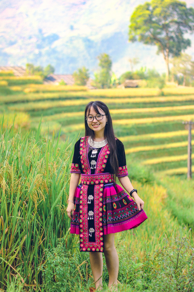 Nữ sinh năng động đem tiếng Anh về bản, đưa 'Tết Mông xuống phố' ảnh 1