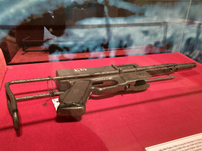 Nhiều kỷ vật chiến tranh trưng bày tại triển lãm 'Thanh niên quân đội' ảnh 4