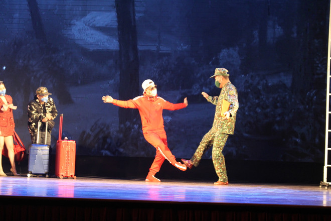 Kịch ‘Cuộc chiến COVID’: Tri ân một đất nước chống dịch can trường ảnh 4