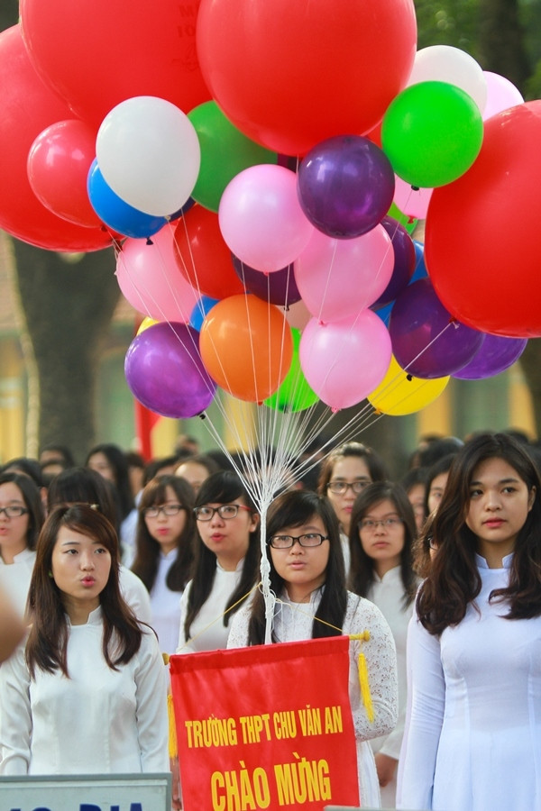 [Photo] Thầy hiệu trưởng nhảy hiphop và beatbox trong lễ khai giảng ảnh 11