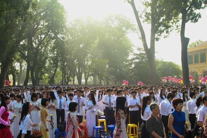 [Photo] Thầy hiệu trưởng nhảy hiphop và beatbox trong lễ khai giảng ảnh 9