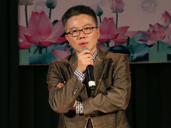 Gặp gỡ giáo sư Ngô Bảo Châu trong vai trò một dịch giả văn học ảnh 1