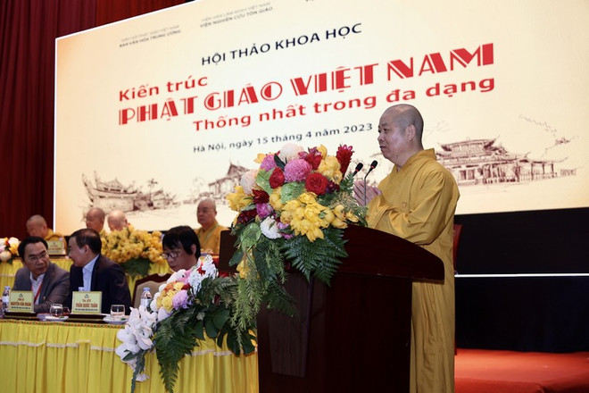 Hòa thượng, Tiến sỹ Thích Thọ Lạc, Trưởng Ban Văn hóa Trung ương-Giáo hội Phật giáo Việt Nam tại hội thảo. (Ảnh: Ngọc Tú) Đẩy nhanh quá trình số hóa di sản kiến trúc và nghệ thuật Phật giáo ảnh 2