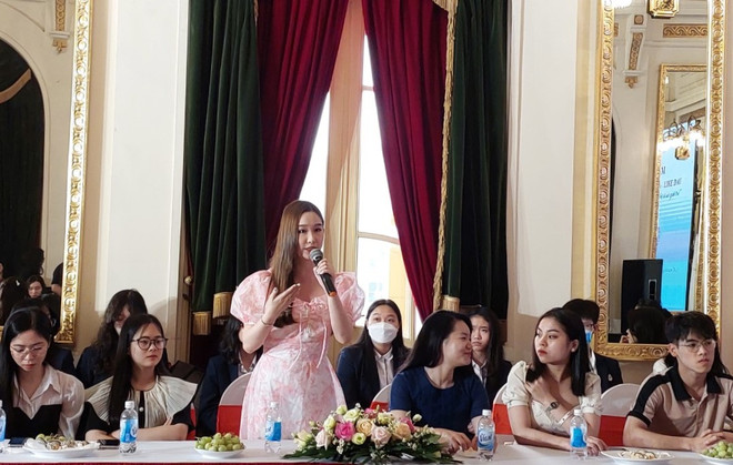 Xử lý nghệ sỹ ứng xử 'lệch chuẩn': Không chỉ có biện pháp 'phong sát' ảnh 3