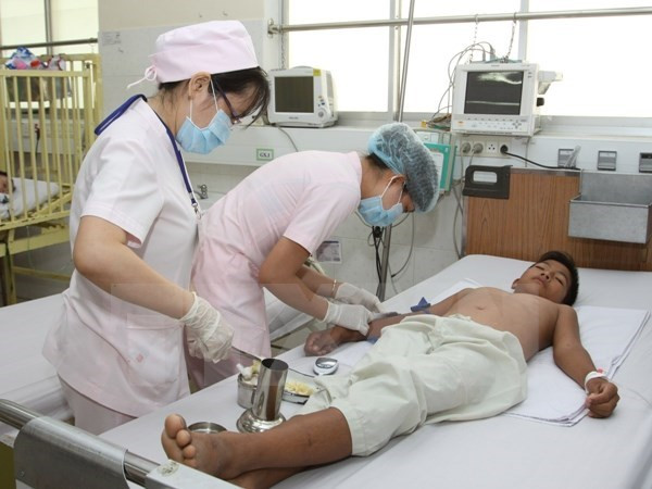 Thêm hai bệnh viện cam kết đổi mới phong cách, thái độ phục vụ ảnh 1