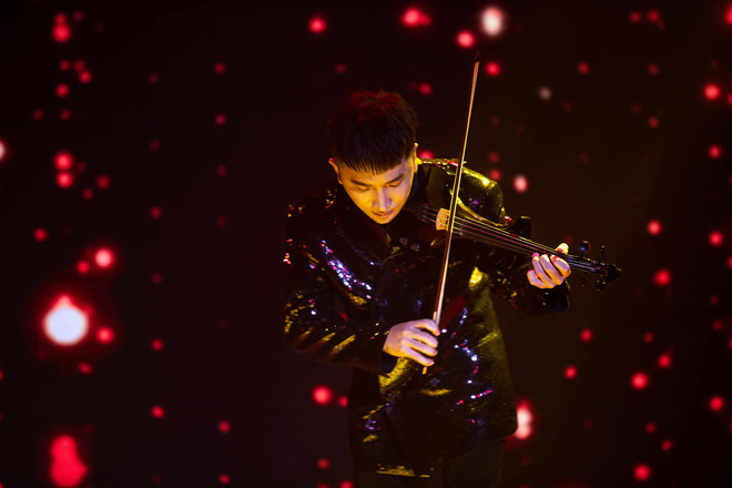 Hoàng Rob khẳng định vị trí vững chắc của một nghệ sỹ violin đương đại. (Ảnh: NVCC) Nghệ sỹ violin đương đại Hoàng Rob: Thăng hoa từ đáy vực trầm cảm ảnh 3