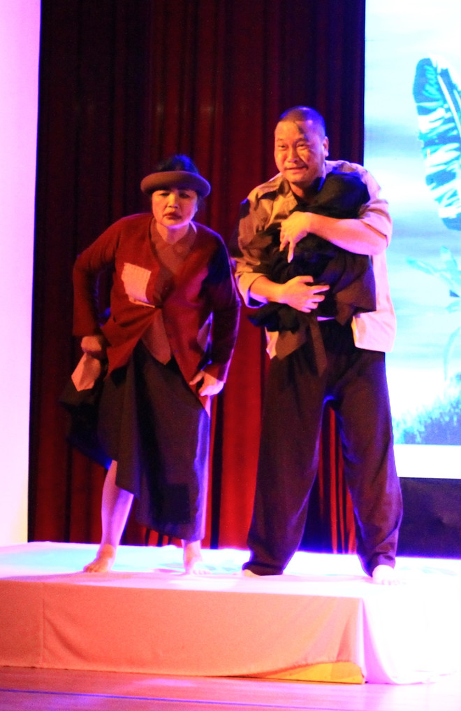 ‘Sói già’ Lê Hùng: Thử thách mới với cuộc tình Chí Phèo, Thị Nở ảnh 2