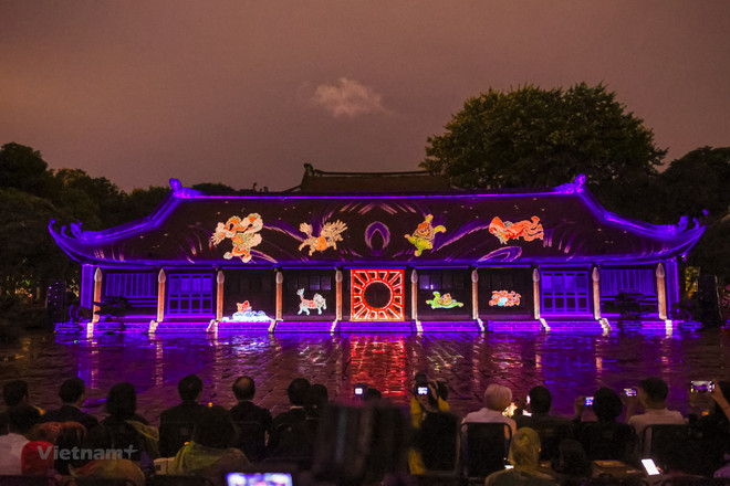 ‘Tinh hoa Đạo học’ của người Việt trong Tour Đêm Văn Miếu-Quốc Tử Giám ảnh 1