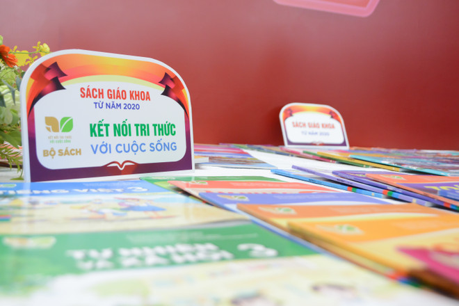Sách giáo khoa đã đạt mục tiêu đa dạng hóa, nhưng còn “sạn” ảnh 1