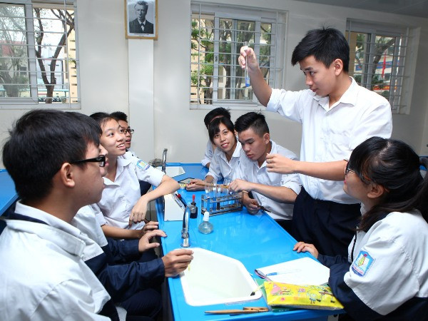 Ngành giáo dục loay hoay 'trăm kế' giải bài toán thiếu giáo viên ảnh 4