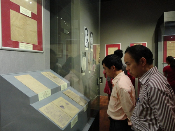 Gặp lại bộ sưu tập hiện vật và báo chí thời kỳ tiền khởi nghĩa ảnh 1