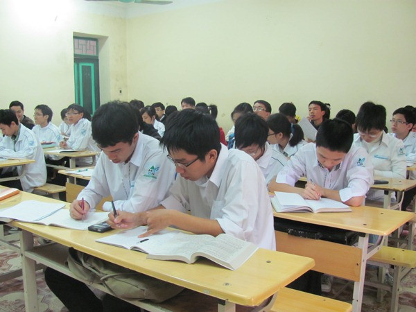 Gần 40% trường trung học phổ thông chuyên chưa đạt chuẩn quốc gia ảnh 1