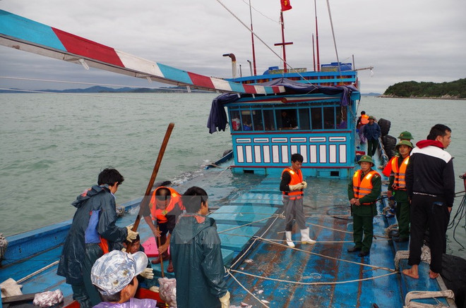 Cứu được toàn bộ thuyền viên tàu QB 92184 TS gặp nạn trên biển ảnh 1