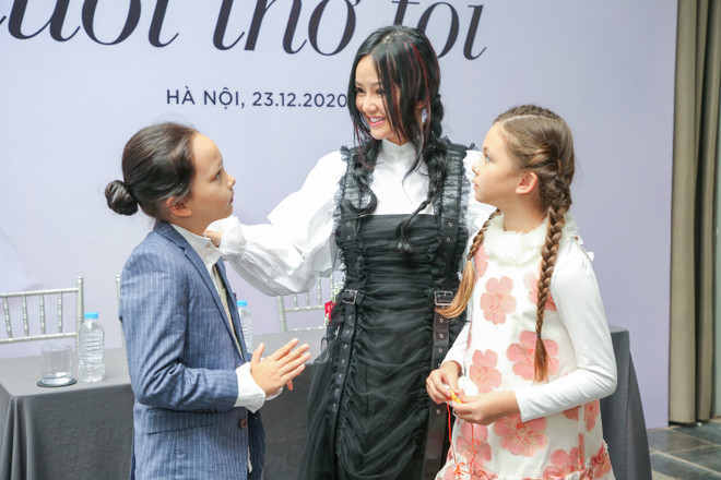 Ca sỹ Hồng Nhung: Gần gũi với thiên nhiên sẽ khiến tâm hồn giàu có hơn ảnh 2