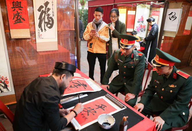 Dừng hoạt động xin chữ tại di tích Văn Miếu-Quốc Tử Giám ảnh 1