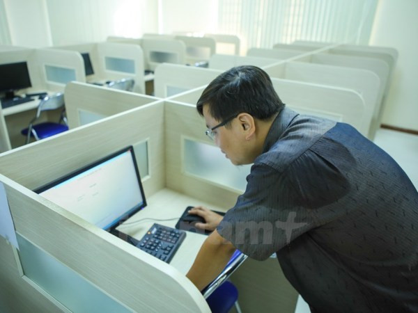 Thi vào ĐH Quốc gia Hà Nội: Những tình huống khó đỡ khi thi trực tuyến ảnh 1