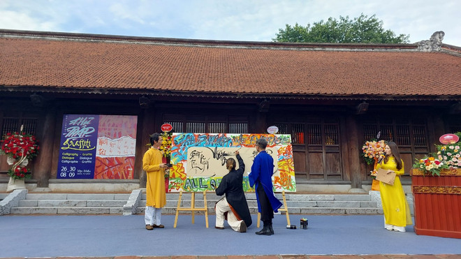 Thư pháp và graffiti 'đối thoại' để cùng hướng tới chân-thiện-mỹ ảnh 2