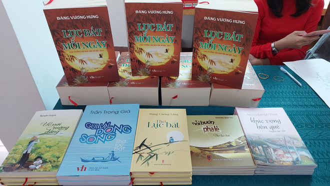 Tổ chức Kỷ lục Việt Nam vinh danh những người 'giữ lửa' thơ lục bát ảnh 2