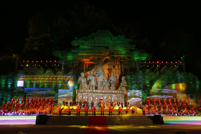 vna_potal_khai_mac_lien_hoan_trinh_dien_di_san_van_hoa_phi_vat_the_quoc_gia_va_le_hoi_thanh_tuyen_2019_075738489_4073038.jpg