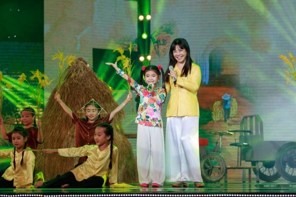 [Photo] Những màn kết hợp ăn ý trong “Bài hát hai thế hệ” ảnh 7