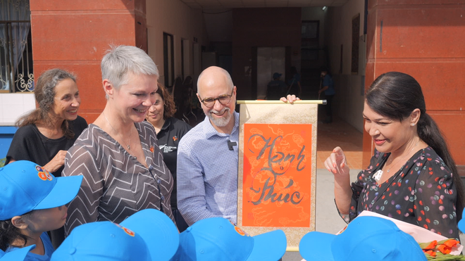 Đại sứ bốn nước chúc Tết, gửi thông điệp cổ vũ người khuyết tật ảnh 5