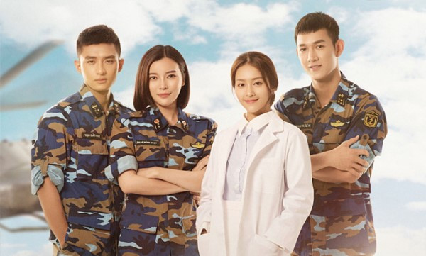 Bốn diễn viên chính của "Hậu duệ Mặt Trời" phiên bản Việt. (Ảnh: Đoàn làm phim) Song Luân khoe hình thể 6 múi ở ‘Hậu duệ Mặt Trời’ phiên bản Việt ảnh 2