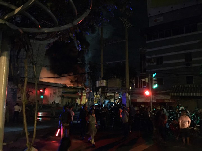 Cháy dữ dội tại khu vực Cảng Sài Gòn, có nhiều tiếng nổ lớn ảnh 3