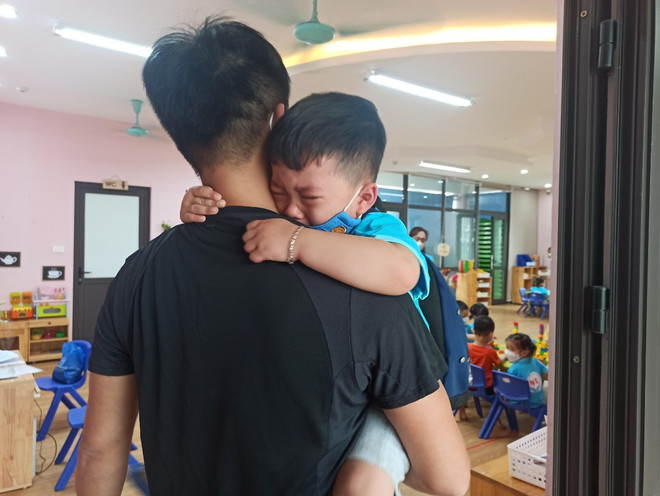 Trẻ mầm non háo hức, vui mừng được đến trường sau gần 1 năm nghỉ học ảnh 3