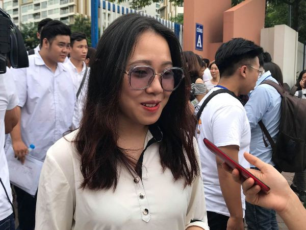 Đề thi phân hóa cao, thí sinh khó đạt điểm 9, 10 môn Toán ảnh 2