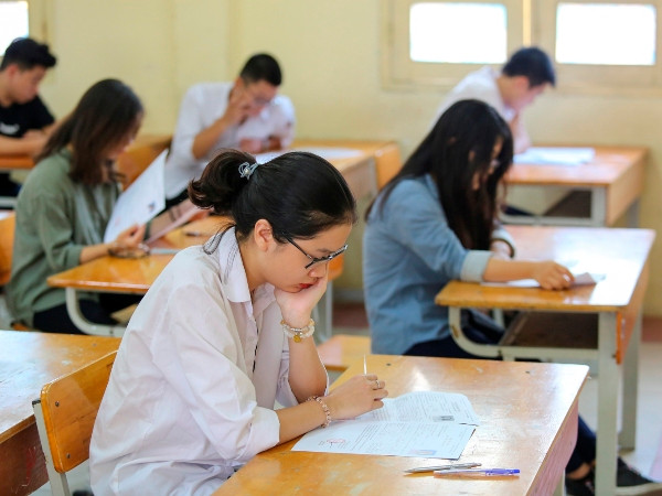 Trên 900.000 thí sinh bắt đầu dự thi trung học phổ thông quốc gia ảnh 1