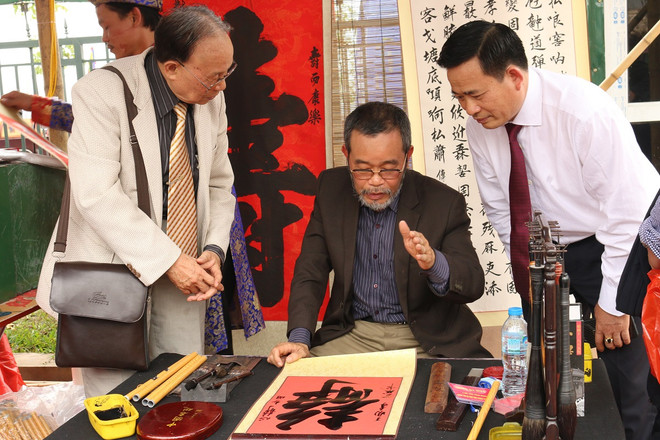 Ngắm nhìn viên gạch cổ Bát Tràng có niên đại 1.000 năm tuổi ảnh 11