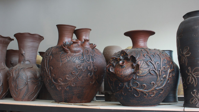 Nghệ nhân Giang Thị Nhạn: 'Nặn cuộc đời' trên gốm Hương Canh ảnh 3