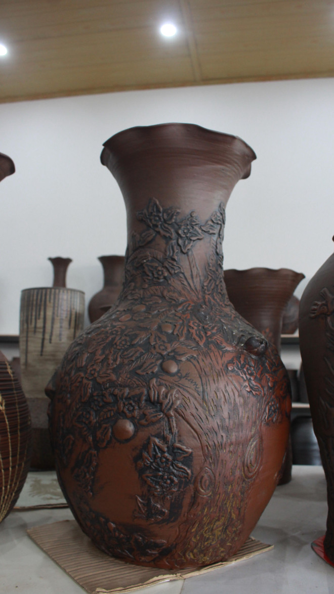 Nghệ nhân Giang Thị Nhạn: 'Nặn cuộc đời' trên gốm Hương Canh ảnh 6