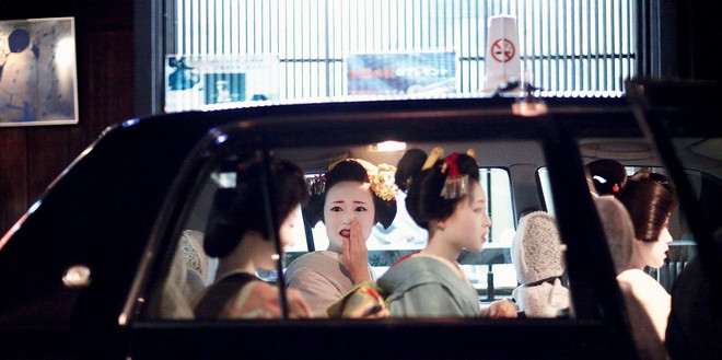 Sự duyên dáng của những geisha tập sự qua ống kính nhiếp ảnh gia Pháp ảnh 3