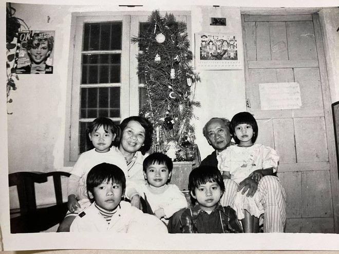 Ông nội Vũ Tú Nam từng là ‘kho truyện khổng lồ' của siêu mẫu Hà Anh ảnh 2