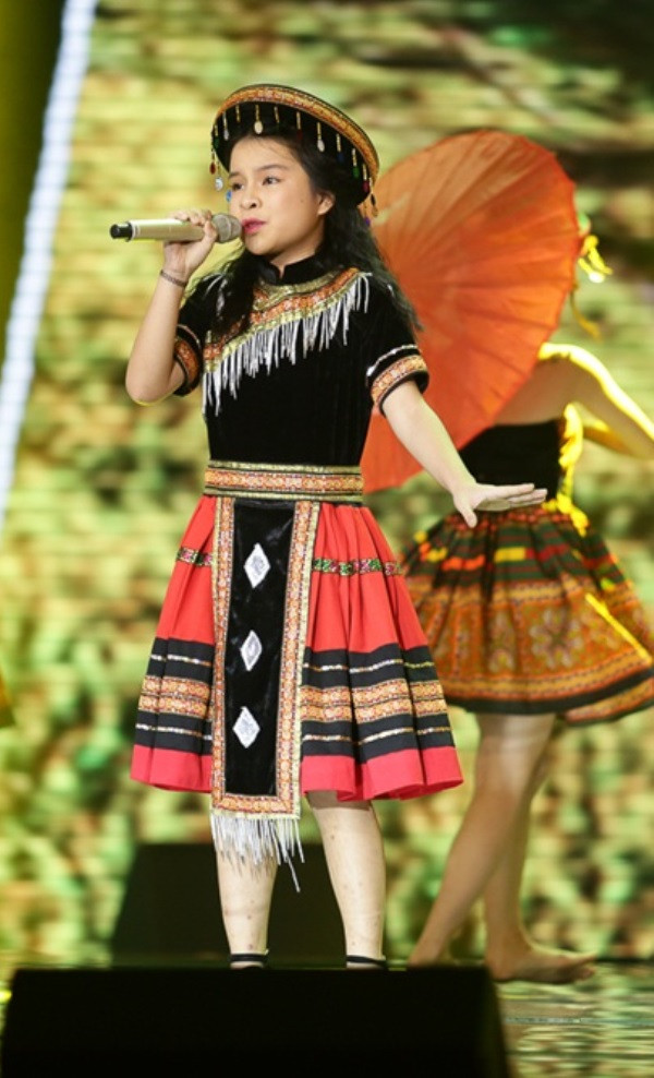 Ba thí sinh giành tấm vé may mắn trở lại chung kết Giọng hát Việt nhí ảnh 3