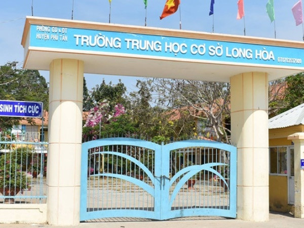 Tạm đình chỉ giáo viên bị tố đánh học sinh vẹo xương sống ảnh 1