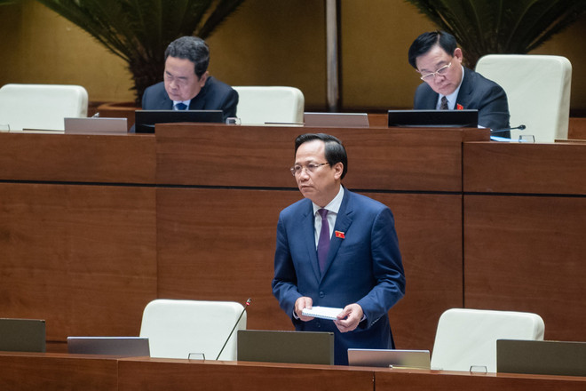 Bộ trưởng Đào Ngọc Dung phát biểu giải trình. (Ảnh: CTV/Vietnam+) Dao Ngoc Dung.jpg