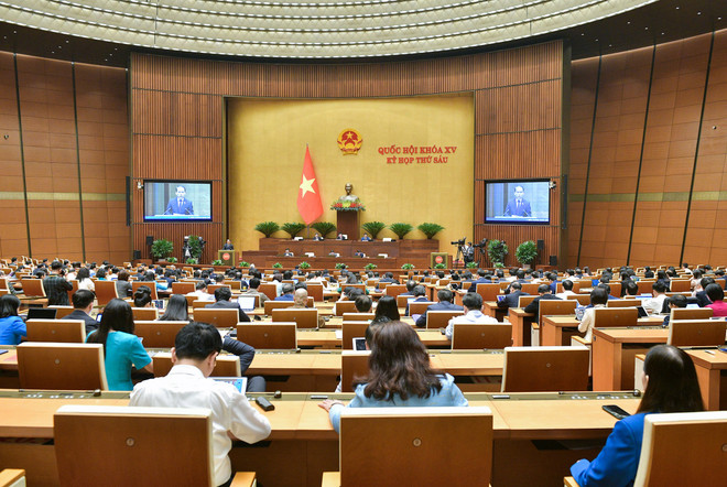 quoc hoi nghe bao cao.jpg