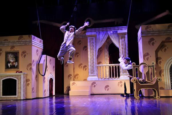 Đưa vũ điệu break dance hiện đại vào kịch cổ điển “Lão hà tiện” ảnh 5