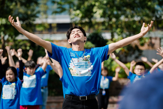 Quang Đăng lan tỏa vũ điệu mới nâng cao nhận thức về môi trường ảnh 1