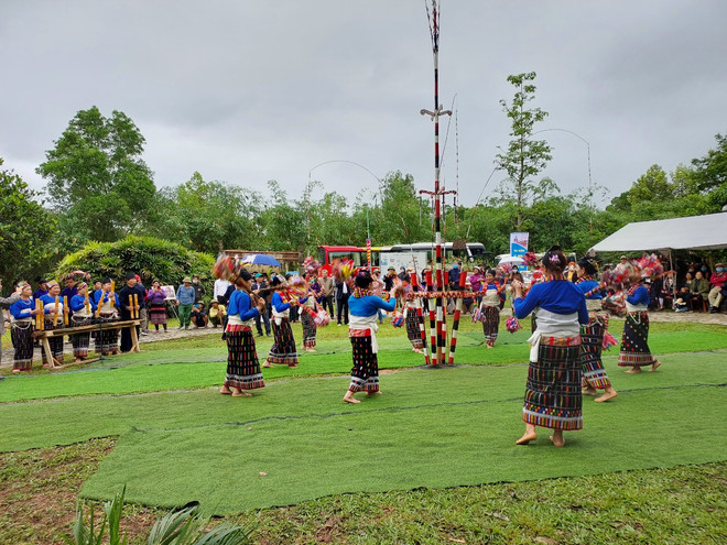 Phát huy truyền thống các dân tộc trong xây dựng môi trường văn hóa ảnh 2