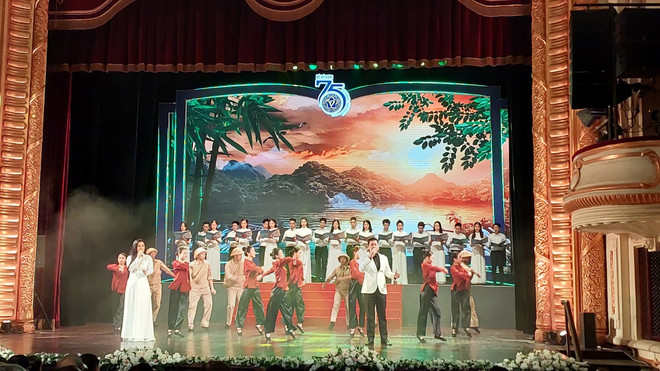 Văn học nghệ thuật Việt Nam: 'Gắn bó máu thịt với Nhân dân và dân tộc' ảnh 3