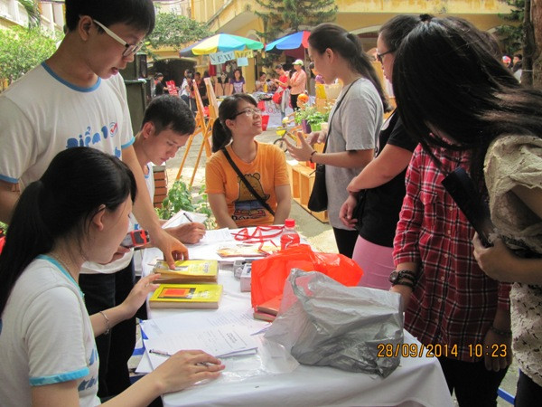 Sách đổi cây: Rèn luyện tình yêu lao động, bảo vệ môi trường ảnh 1