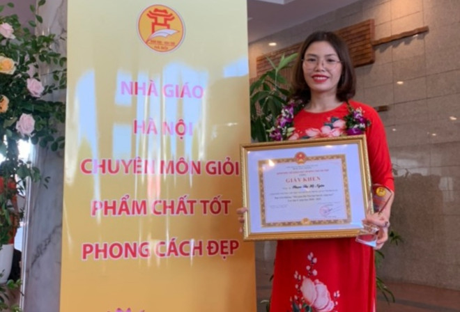 Cô giáo trẻ 'ủ mưu' kéo học trò từ thích mạng xã hội sang... mê sách ảnh 4