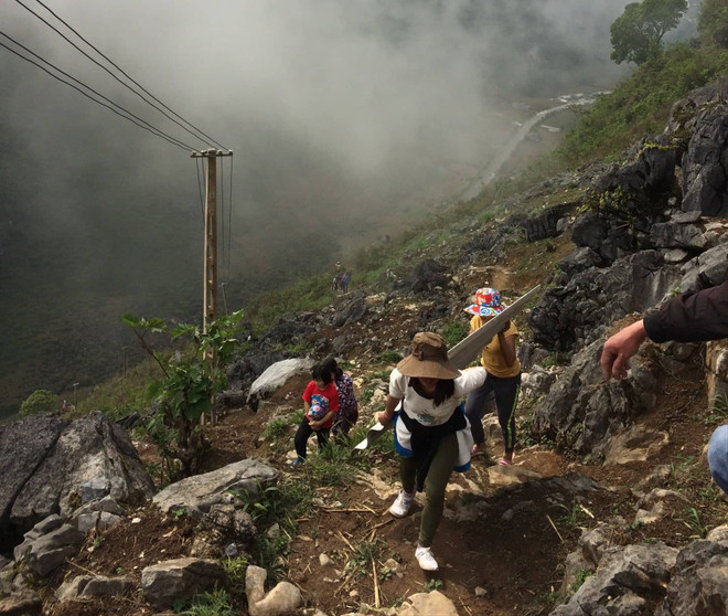 Cô giáo 20 năm “gieo con chữ” trên cao nguyên đá Đồng Văn ảnh 4