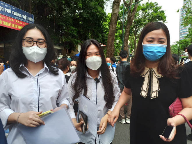 Thí sinh nhận định đề thi Toán khó hơn năm ngoái, độ phân hóa cao ảnh 1