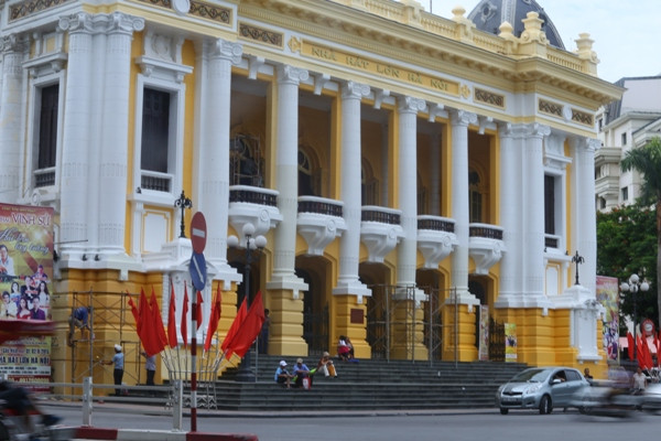 Bộ Văn hóa chính thức lên tiếng về màu sơn mới của Nhà hát Lớn ảnh 2