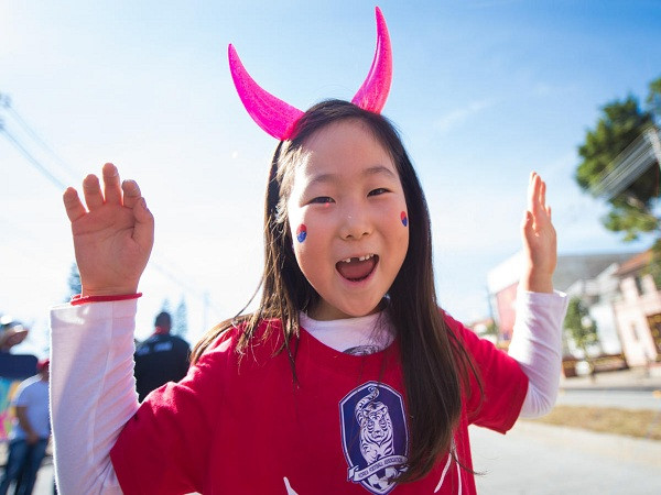 [Photo] Vẻ đáng yêu của các cổ động viên nhí ở World Cup ảnh 9