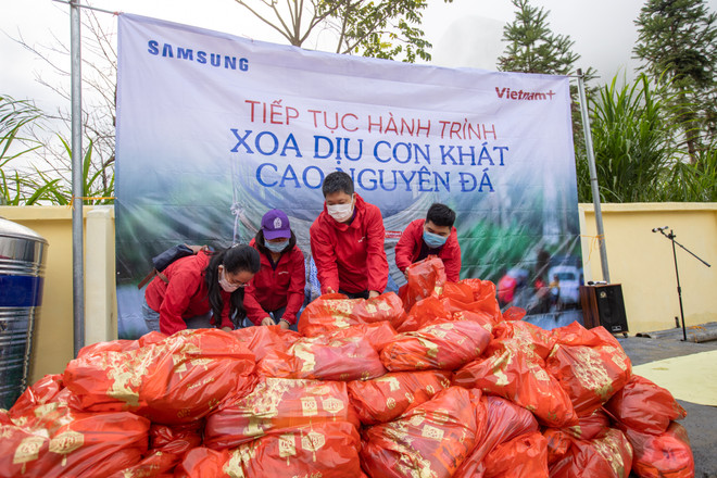 Báo VietnamPlus: Tiếp tục hành trình xoa dịu cơn khát cao nguyên đá ảnh 4